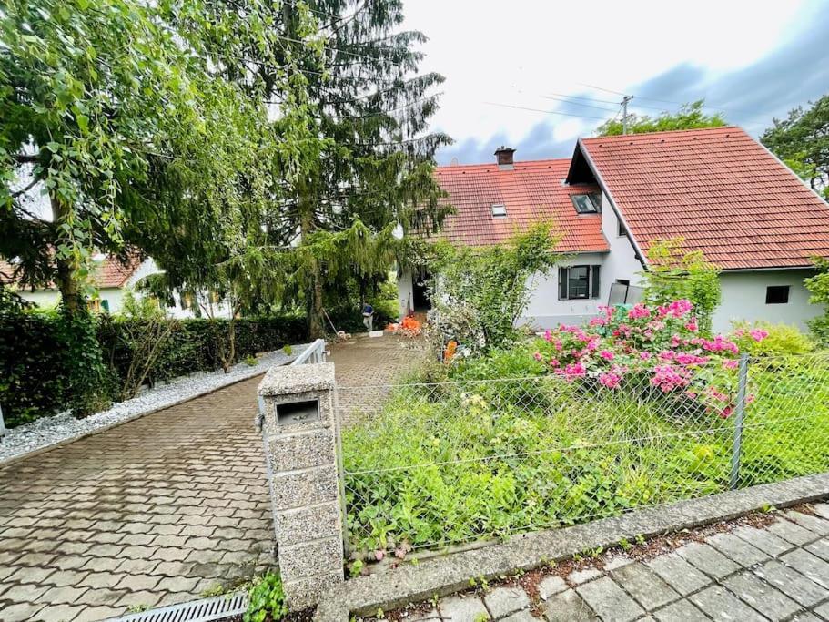 Freiblick 1 Bad Glbg Mit Garten Top1 Bad Gleichenberg Eksteriør bilde